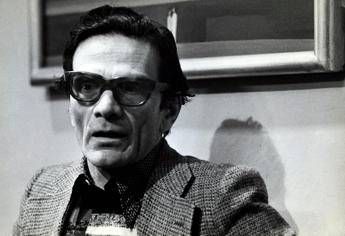 Maturità, traccia su Pasolini a 50 anni dalla morte: il ricordo del poeta assassinato a Ostia Maturità, traccia su Pasolini a 50 anni dalla morte: il ricordo del poeta assassinato a Ostia