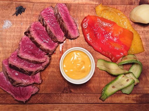 Venerdì, sabato e domenica cene a base di carne piemontese in collaborazione con i ristoranti di Cuneo Venerdì, sabato e domenica cene a base di carne piemontese in collaborazione con i ristoranti di Cuneo