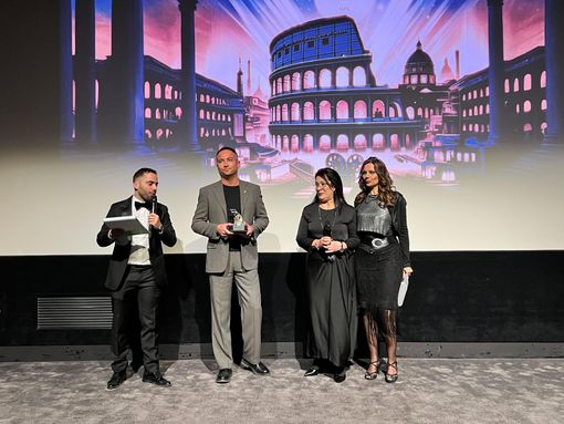 Luca Baravalle premia “Straight on ‘til Morning” Luca Baravalle premia “Straight on ‘til Morning”