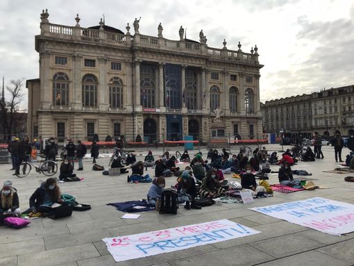 Gli studenti tornano in piazza: “Il rientro del 7 gennaio non sia una farsa come quello di settembre” [VIDEO]