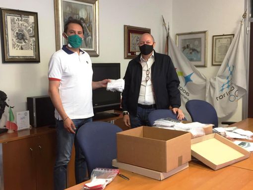 Grugliasco, dall'azienda Aunde 130 mascherine per il Comune