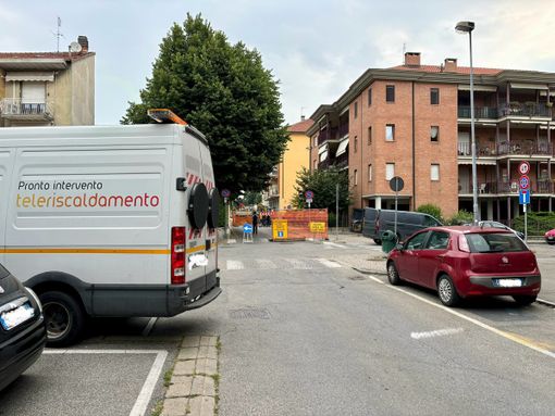 Grugliasco, rottura di una grossa tubatura provoca la chiusura di viale Giustetti Grugliasco, rottura di una grossa tubatura provoca la chiusura di viale Giustetti