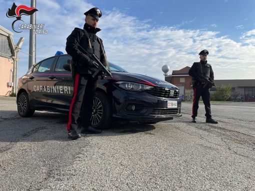 Grugliasco, ferisce il compagno al volto e scappa: arrestata una 30enne