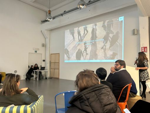 imbarchino e conferenza hangar 25-1 imbarchino e conferenza hangar 25-1