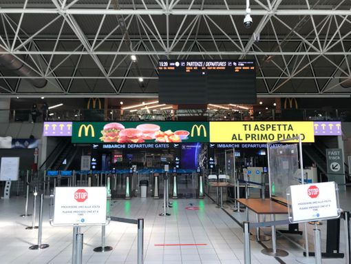 Regione Piemonte, pugno duro di Cirio: regole più rigide per l'ingresso o il rientro dell'estero Regione Piemonte, pugno duro di Cirio: regole più rigide per l'ingresso o il rientro dell'estero