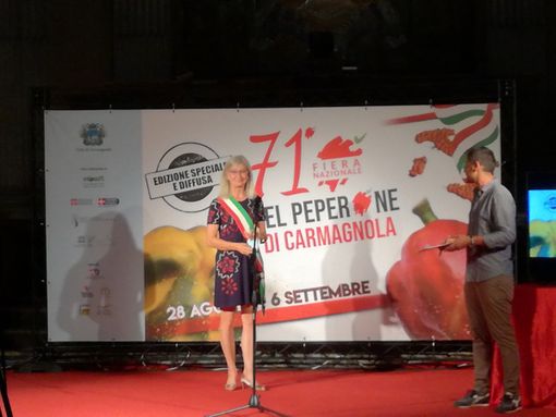 A Carmagnola anche il Peperone indossa la mascherina, ma la 71esima Fiera manda un segnale di ottimismo (e si scopre social)