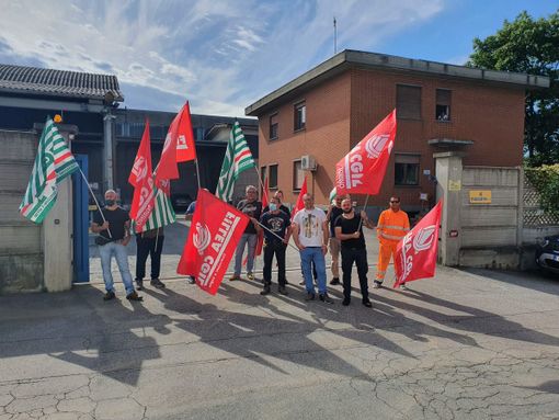 Senza stipendio da aprile: incrociano le braccia i 60 lavoratori della Massano srl