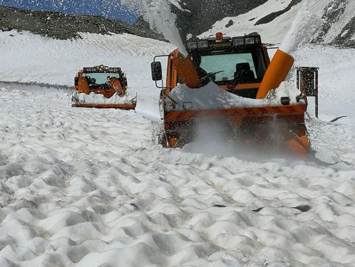 spazzaneve in azione spazzaneve in azione