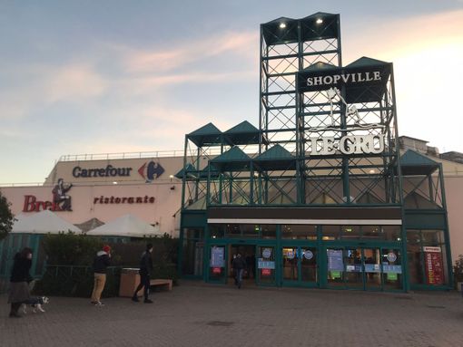 Il centro commerciale Le Gru