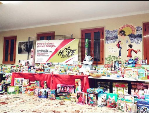 La Hope Running Onlus torna a proporre la bella iniziativa “un giocattolo in dono” La Hope Running Onlus torna a proporre la bella iniziativa “un giocattolo in dono”