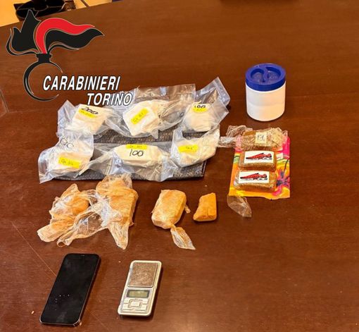 I carabinieri hanno arrestato 5 persone per droga nelle scorse ore I carabinieri hanno arrestato 5 persone per droga nelle scorse ore