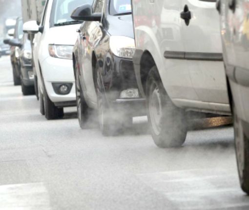 Smog, da domani stop alle auto Diesel fino all'euro5. Esentati dal blocco i sanitari e i pazienti