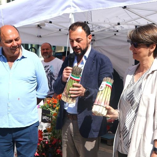 Santena: domenica 19 maggio la premiazione del contest &quot;Il fascino dell'Asparago e dei Fiori eduli&quot;. Le ricette finaliste.