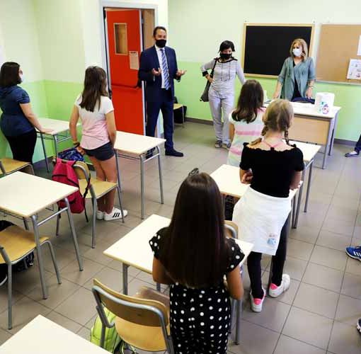 Anche a Grugliasco suona la prima campanella: Montà e Guarino incontrano gli studenti