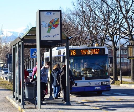 Grugliasco, da lunedì scalda i motori la nuova linea 76N che porta dalla metro all'Università