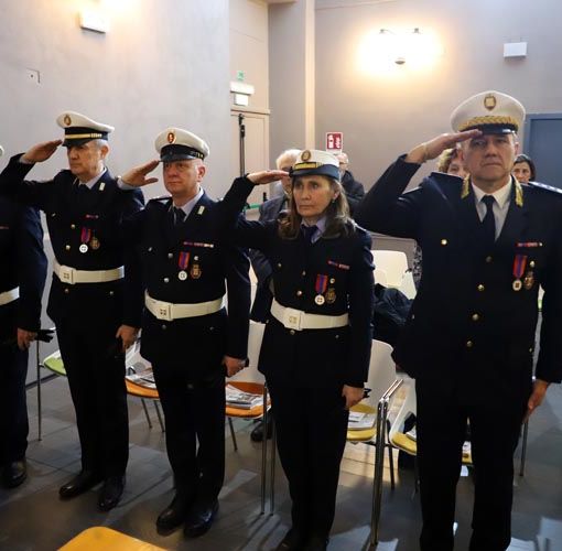 Grugliasco premia 4 agenti e il comandante della Polizia locale