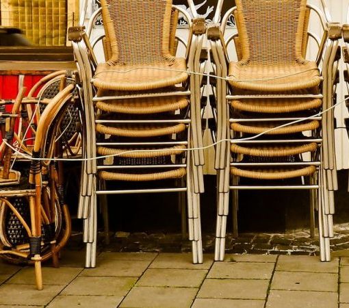 A Torino tornano bar e ristoranti, ma 3 serrande su 10 rimarranno abbassate. &quot;Con la movida rischio assembramenti&quot;