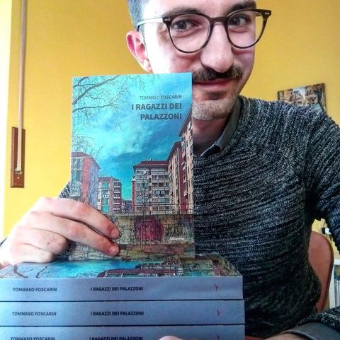 Autore presenta il proprio libro