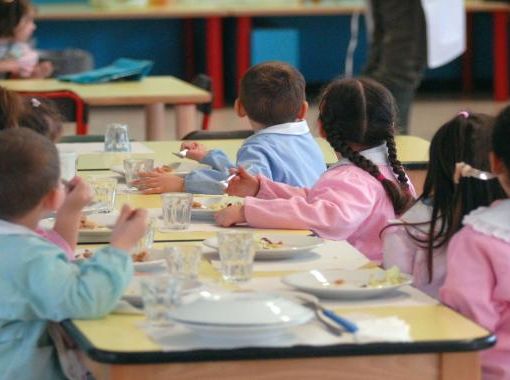 Mensa scolastica, a Grugliasco c'è tempo fino al 31 agosto per l'iscrizione