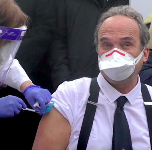 Il professor Giovanni Di Perri, primo vaccinato anti-Covid in Piemonte