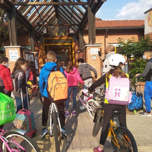 Bike to school, a Collegno ogni scuola avrà il suo spazio per le bici