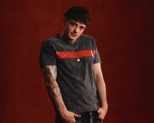 Olly fa il sold out a Venaria: &quot;Quando scrivo penso al momento magico in cui canto con il pubblico&quot;