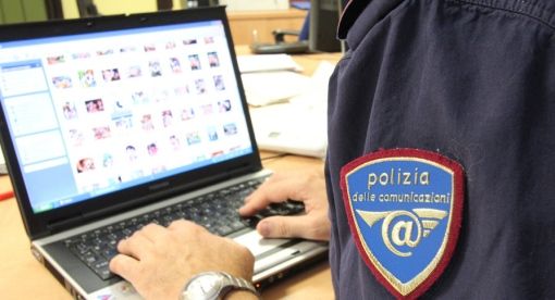 Adesca una minore su internet, ma viene scoperto dal padre della vittima: denunciato