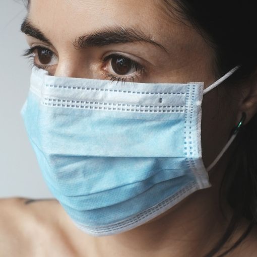 Covid: lieve aumento dei nuovi casi, ma restano invariate le terapie intensive e scende il numero dei ricoverati