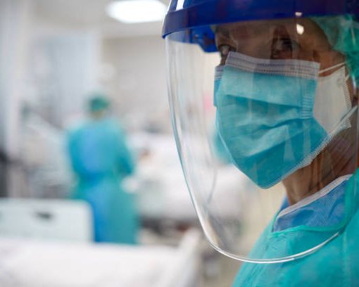 Covid, tre decessi oggi in Piemonte. Scende il numero di ricoverati: -2 in terapia intensiva