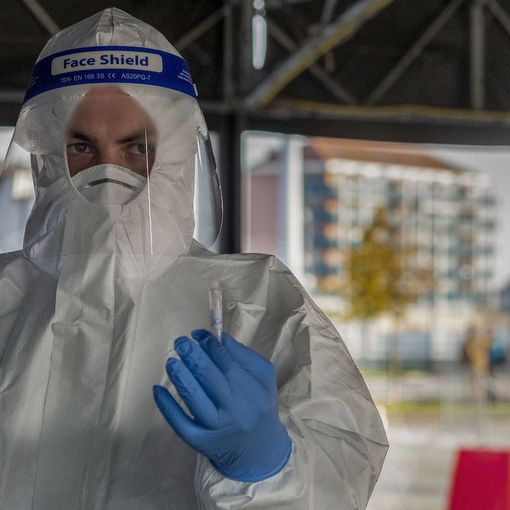 Il parere degli epidemiologi: &quot;Poco opportuno lo screening di massa in Piemonte&quot;