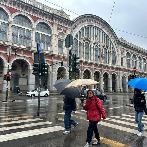 pioggia davanti a Porta Nuova
