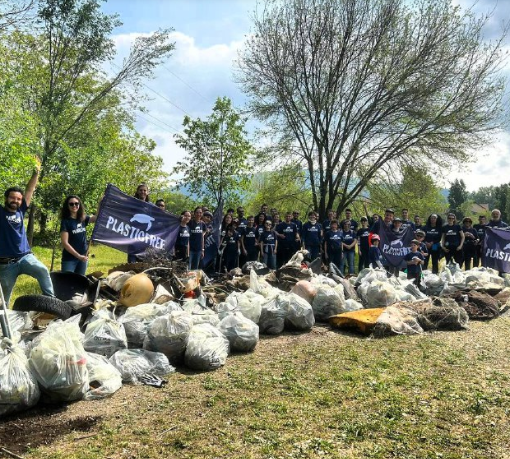 raccolta di rifiuti plastici in Piemonte