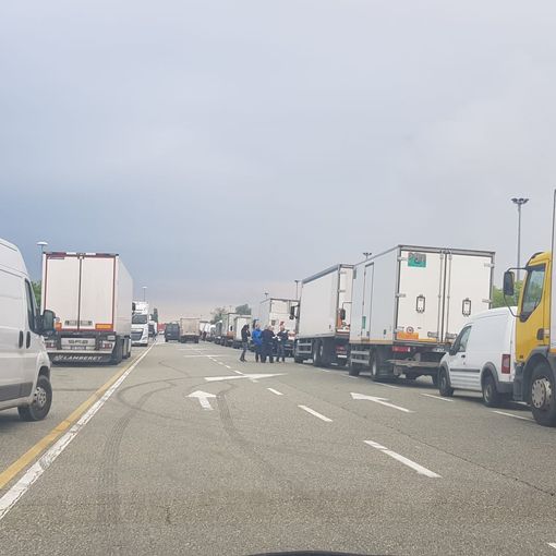 Dopo le proteste, il CAAT riapre la vendita di frutta e verdura alle 3.30