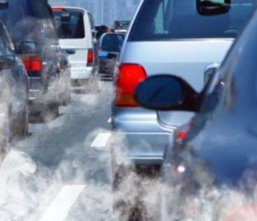 Smog, a Torino il semaforo resta arancione: ecco chi può circolare e chi no