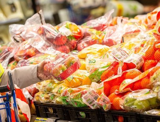 banco della frutta al supermercato