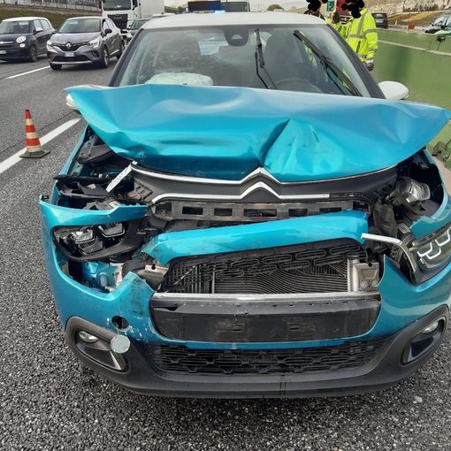 Tamponamento in tangenziale fra due auto a Collegno