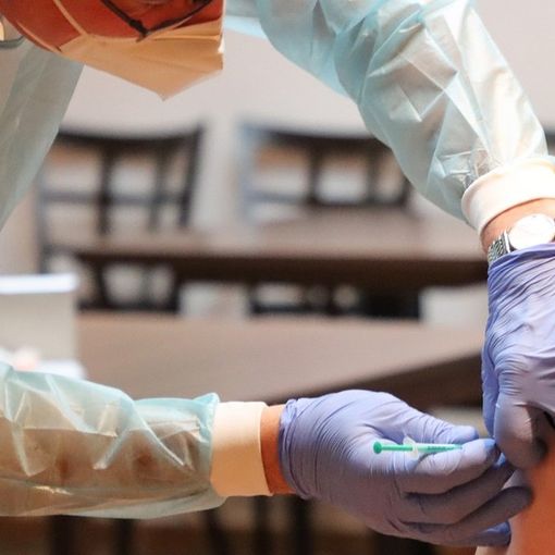 Vaccini, oggi oltre 15mila vaccinati in Piemonte, 1.248 hanno ricevuto la terza dose