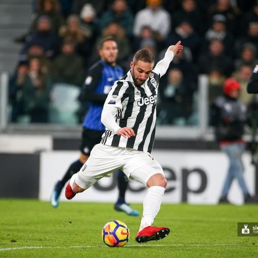 Il padre di Higuain in difesa del figlio: &quot;Gonzalo tornerà in Italia e rispetterà il contratto con la Juve&quot;