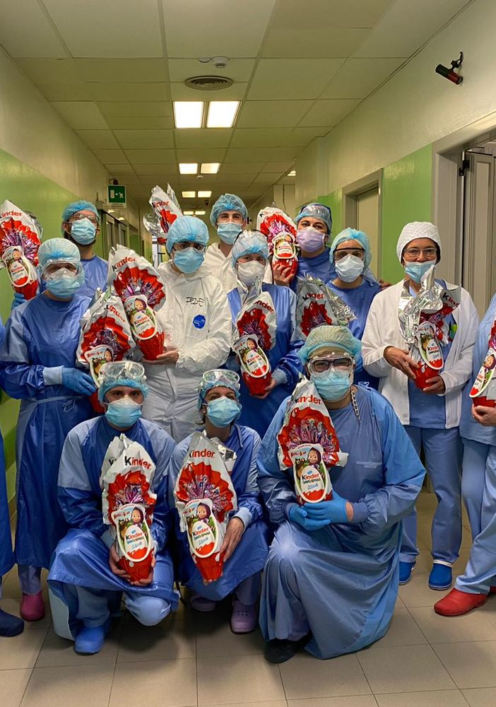 La donazione al personale della Medicina di Rivoli