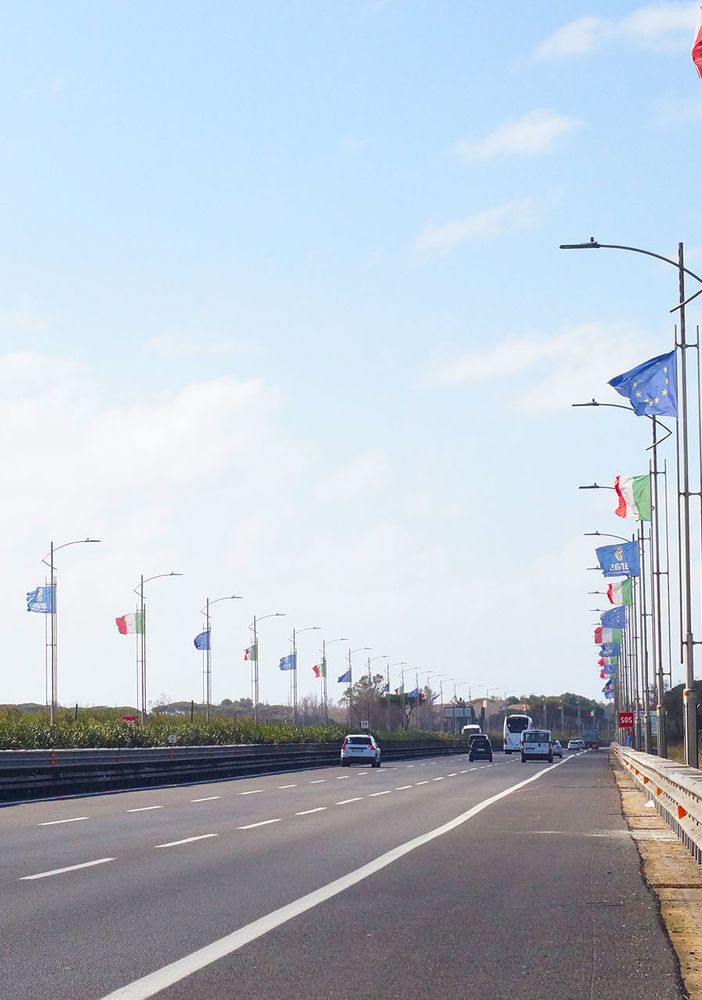 Il divieto di transito dei veicoli pesanti è in vigore domani dalle  8 alle 16 e domenica dalle 7 alle 22