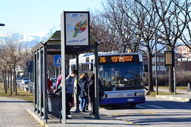 Grugliasco, da lunedì scalda i motori la nuova linea 76N che porta dalla metro all'Università