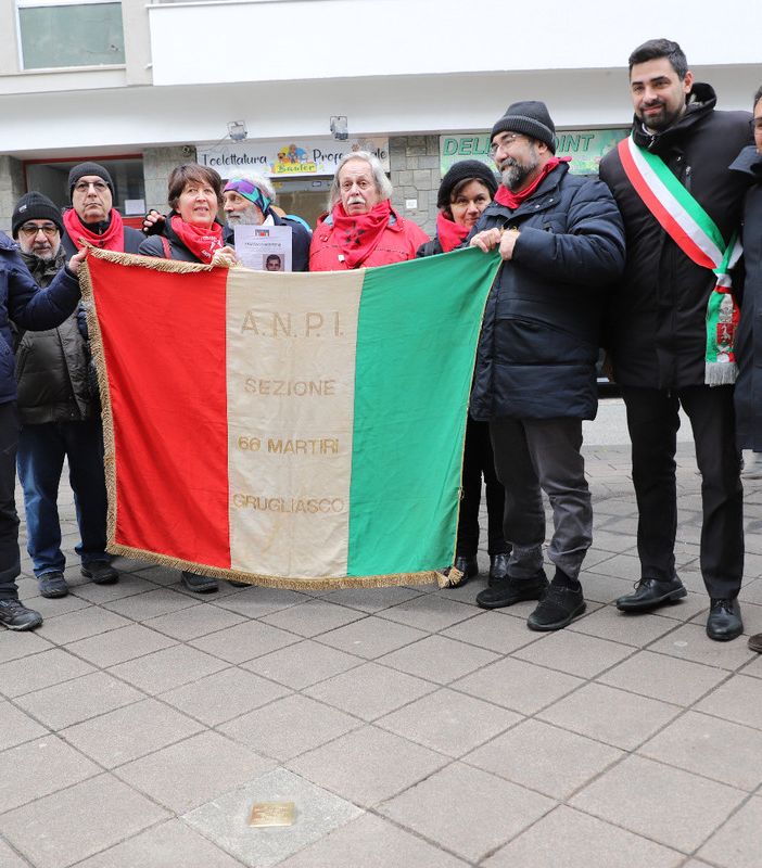 A Grugliasco due prime d'inciampo in Viale Gramsci e al parco Marangoni