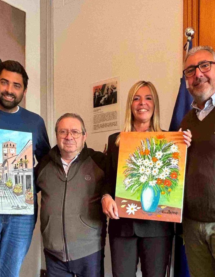 Il pittore Nicola Buonanno regala due sue opere alla Città di Grugliasco