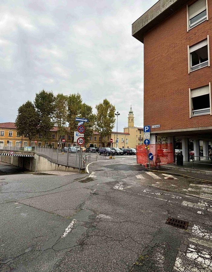 A Grugliasco riaperto il transito alle auto in piazza Matteotti