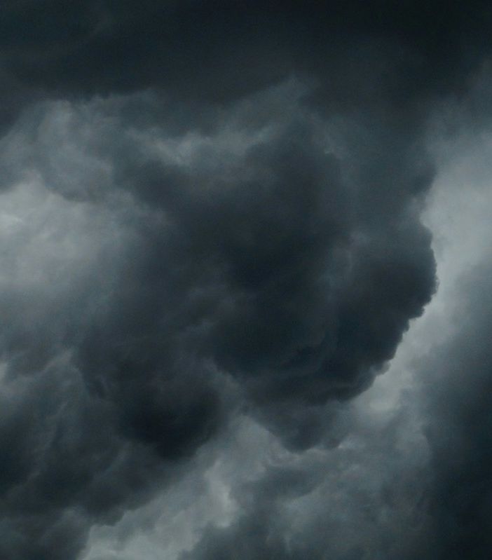 nuvole nere nel cielo