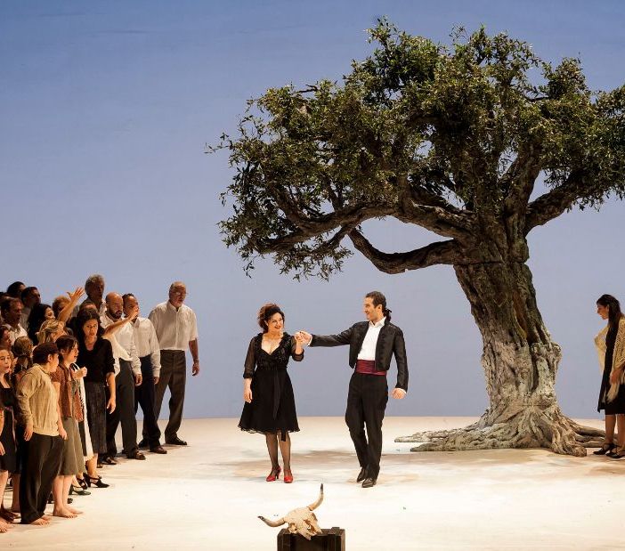Una scena di &quot;Carmen&quot; di Georges Bizet (foto Ramella&amp;Giannese © Teatro Regio Torino - 2016)
