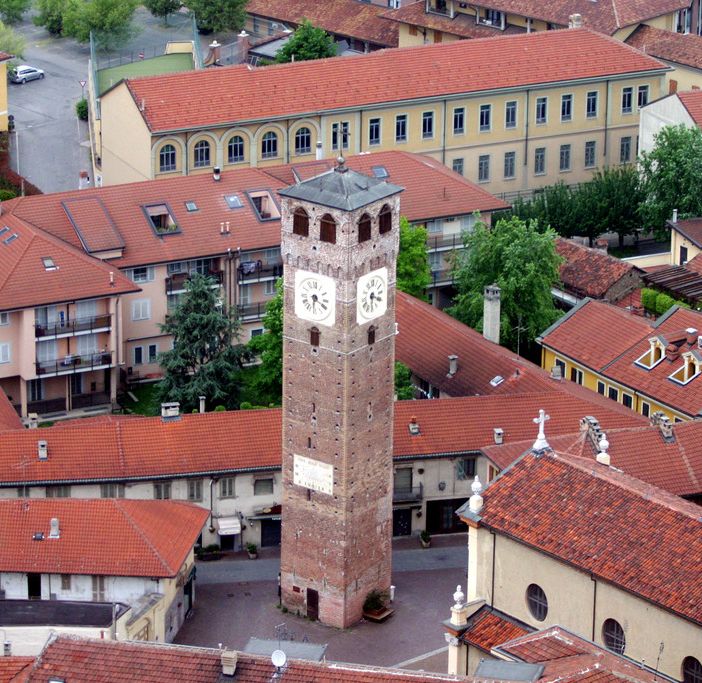 L'11 aprile la torre civica di Grugliasco illuminata di rosso per la Giornata della Donazione degli organi