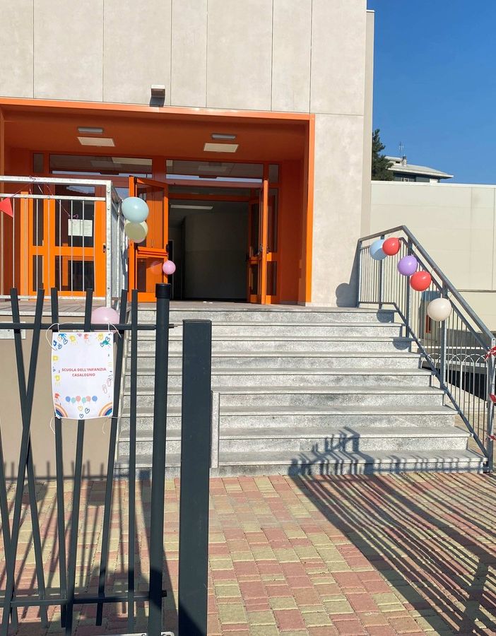 ingresso scuola baracca