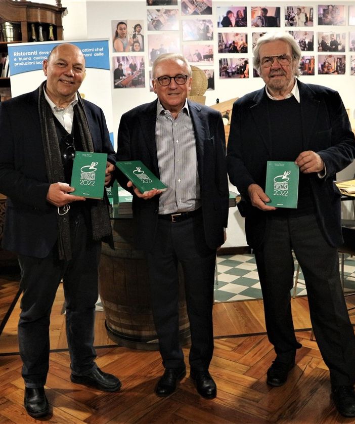 presentazione con persone in piedi
