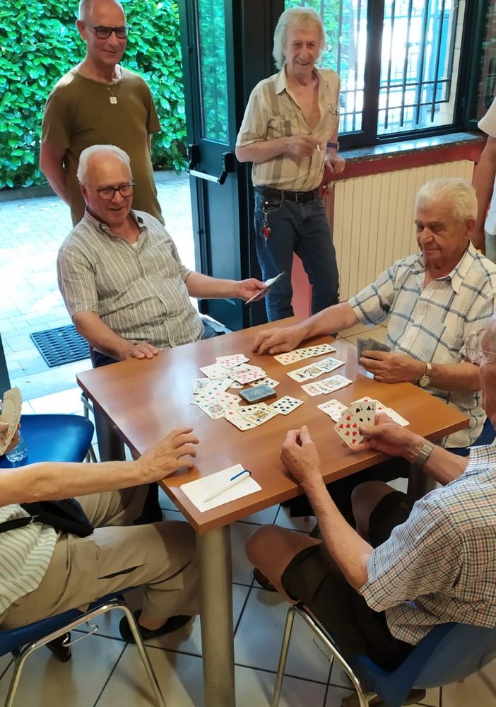 Grugliasco, con &quot;adotta un vicino&quot; il Comune lancia una campagna per aiutare chi è in difficoltà